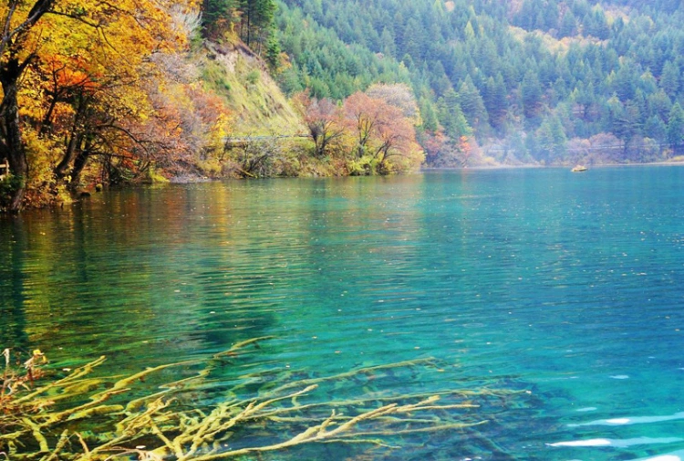 Jiuzhaigou Mirror Lake