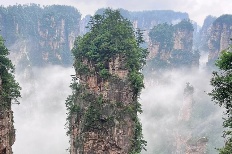 Zhangjiajie Hallelujah Mountain