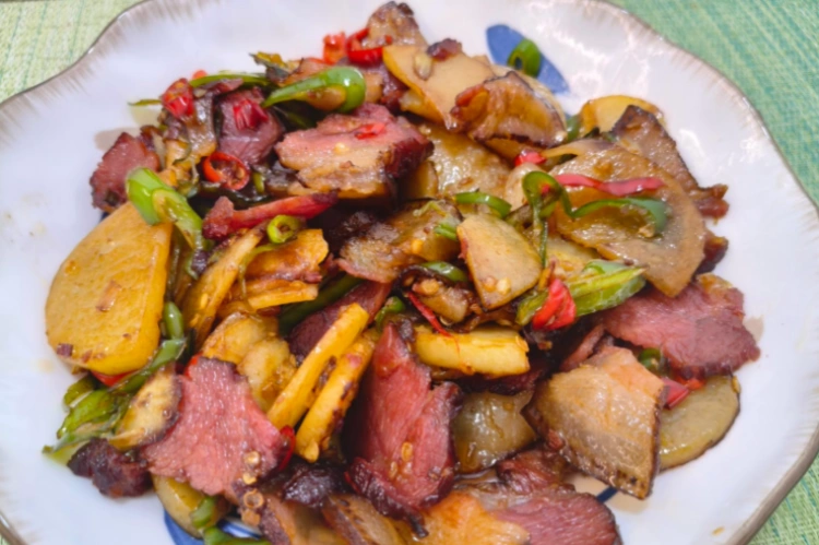 Zhangjiajie Tujia Bacon