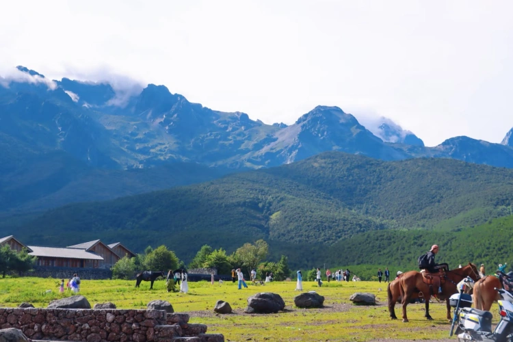Yuhu Village