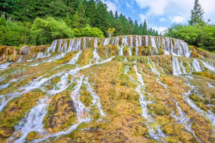 Huanglong Waterfall