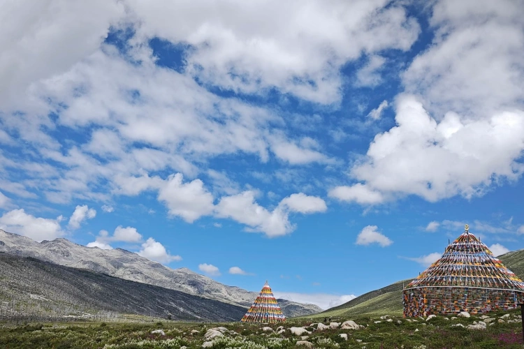 Kangding Mugecuo Lake