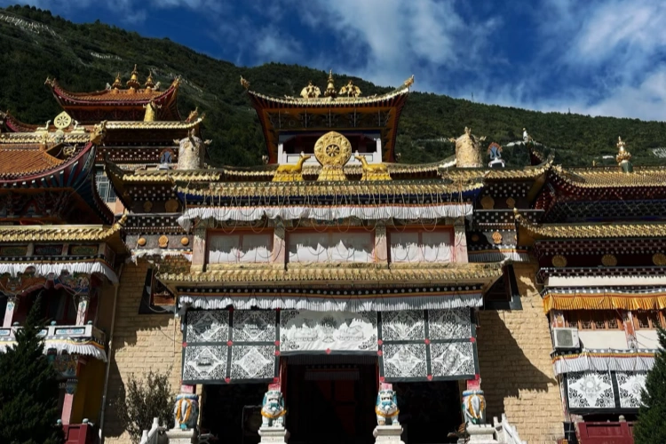 Kangding Nanwu monastery
