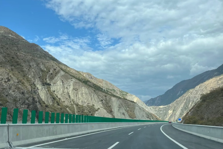 Chengdu to Jiuzhaigou G8513