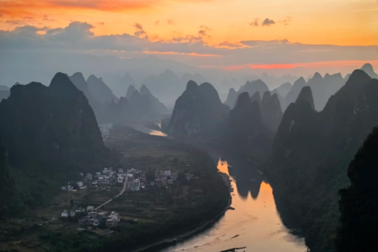 Guilin Xianggongshan Sunrise
