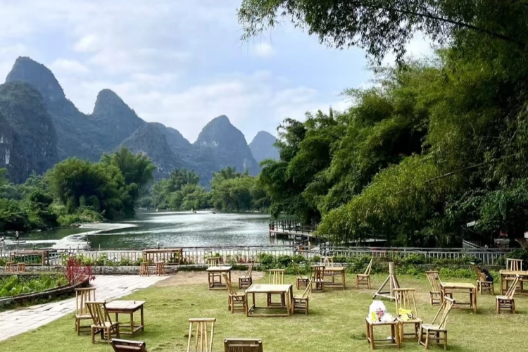 Guiling Riverside Dining