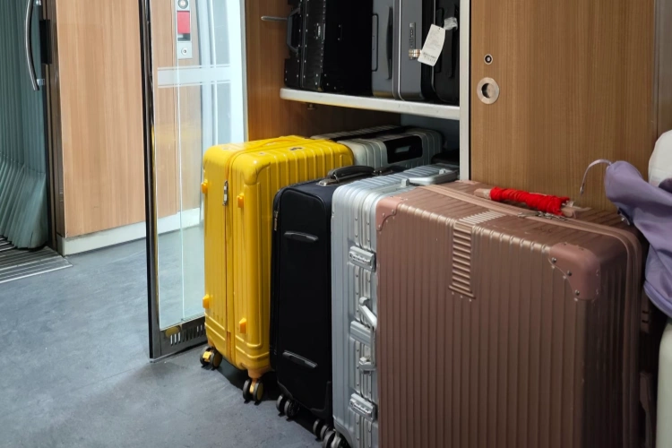 High Speed Train Luggage Shelf