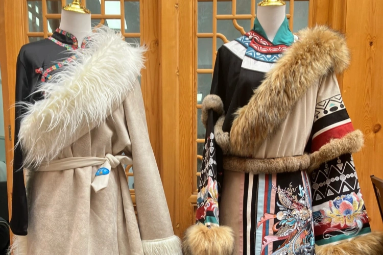 Jiuzhaigou Costume