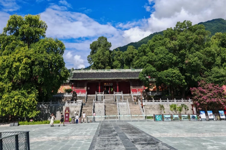 Pingwu Bao'en Temple