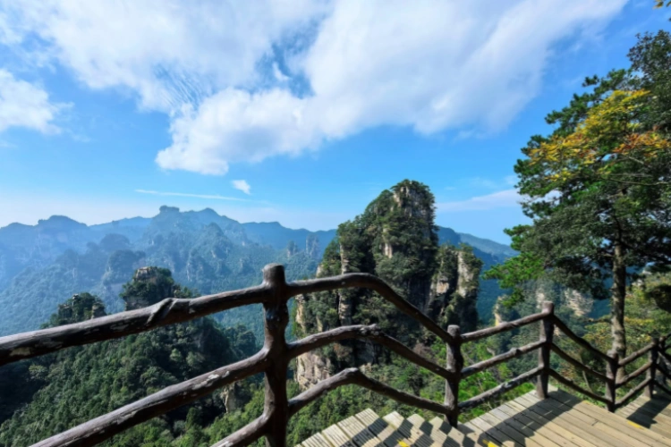 Zhangjiajie Huangshizhai
