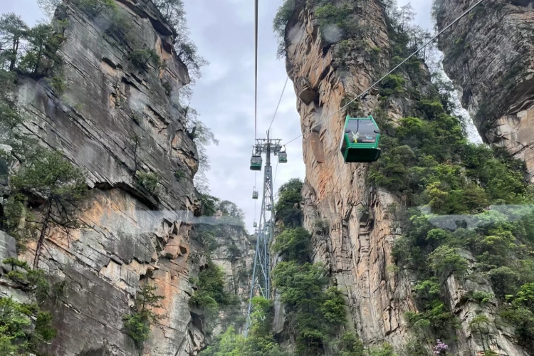 Zhangjiajie Huangshizhai