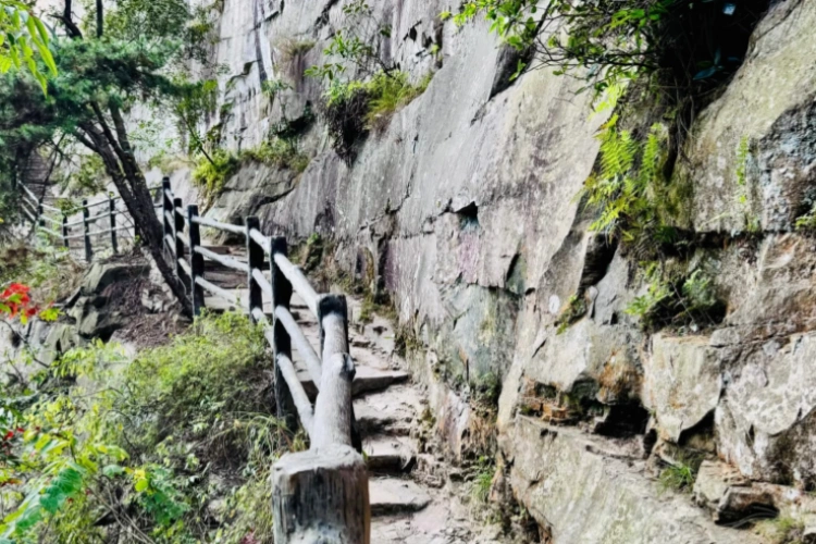Zhangjiajie Remote Mountain Trails
