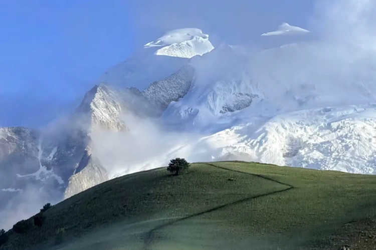 Sichuan Genie mountain